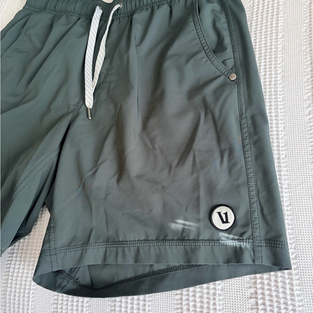 Vuori, Men’s Medium, 7inch inseam, Aspen Green, Kore Performance Shorts